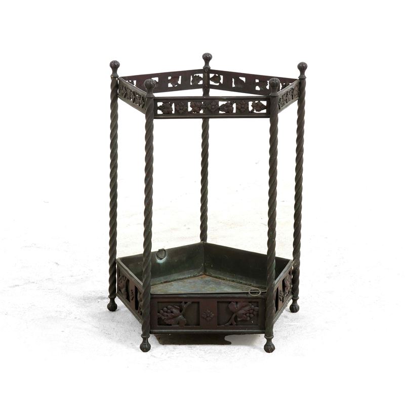 Portaombrelli esagonale in metallo. XX secolo  - Asta Antiquariato - Cambi Casa d'Aste