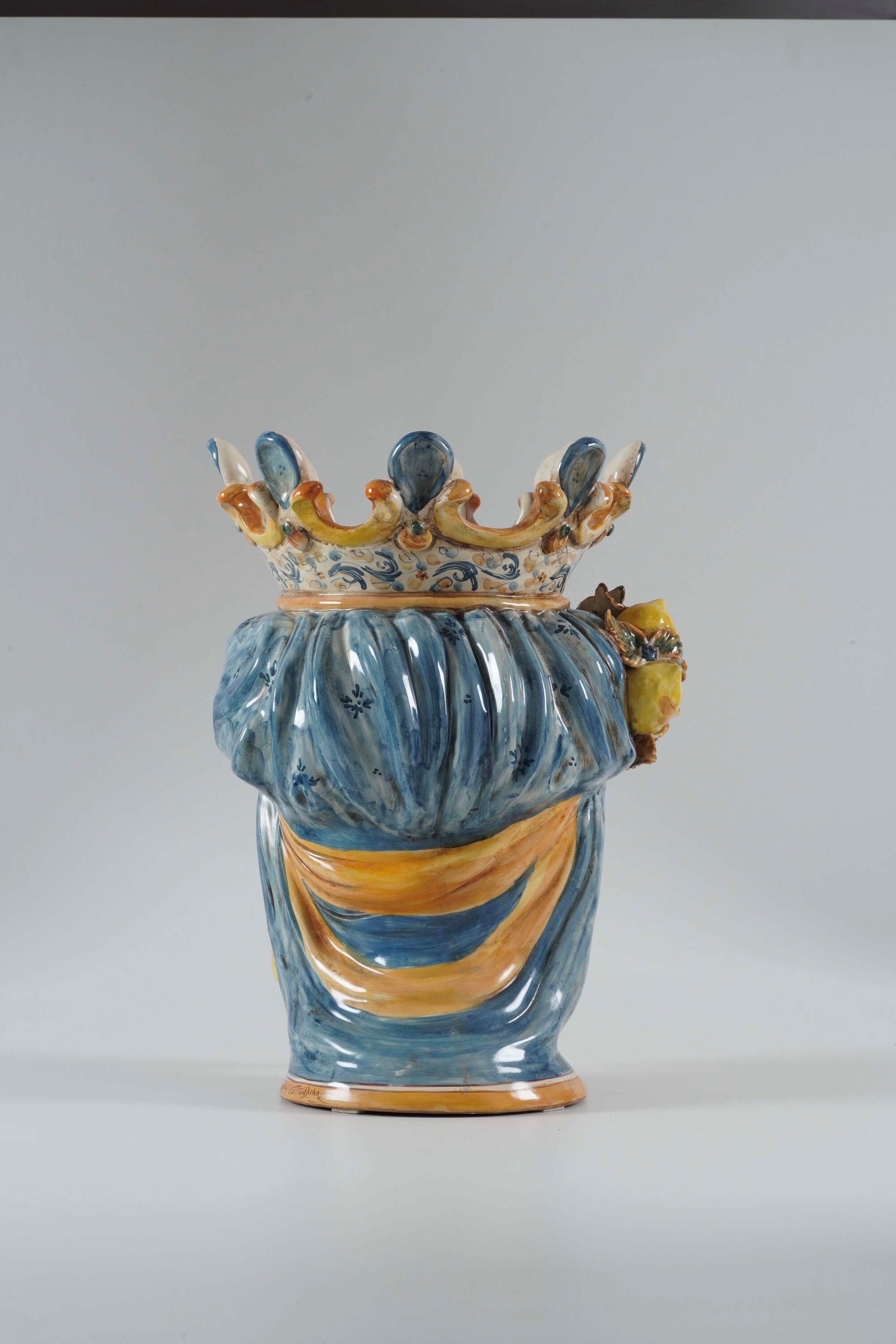 Grande Testa in Ceramica Policroma