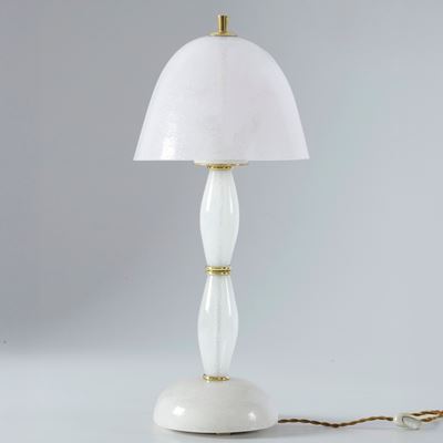 Lampada da tavolo, struttura e paralume in vetro pelugoso con montatura in ottone (produzione Ita...