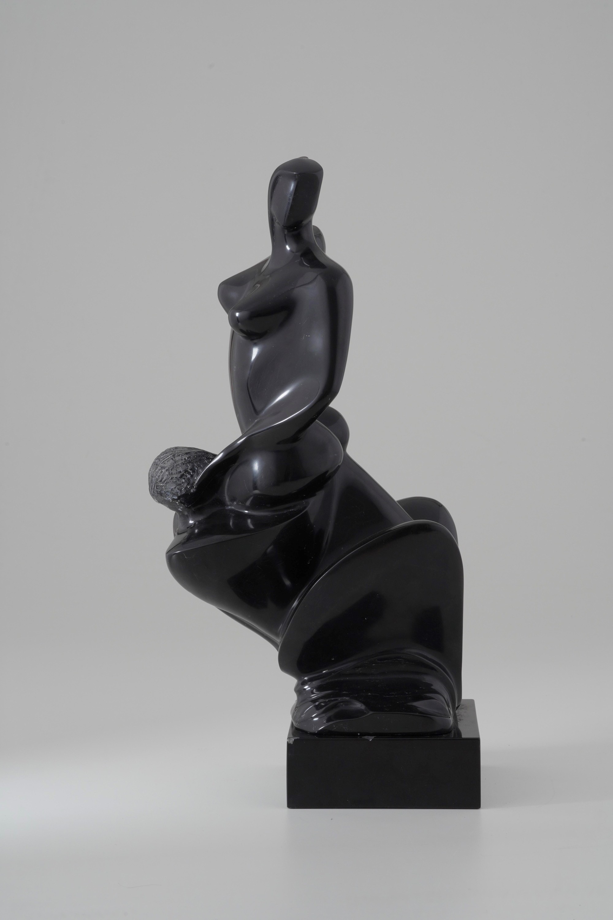 Nudo Femminile in Marmo Nero. XX Secolo
