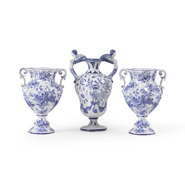 Tre vasi.  Italia, XX secolo.