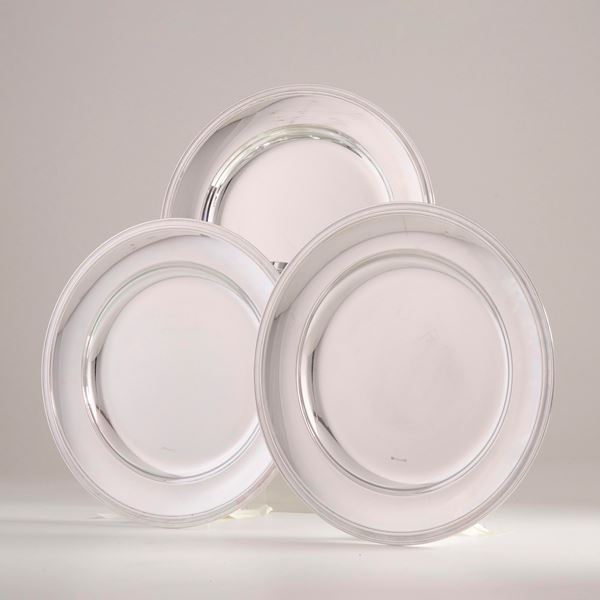 Tre piatti in metallo argentato Christoffle