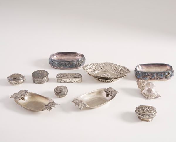 Lotto di oggettini in argento e metallo argentato