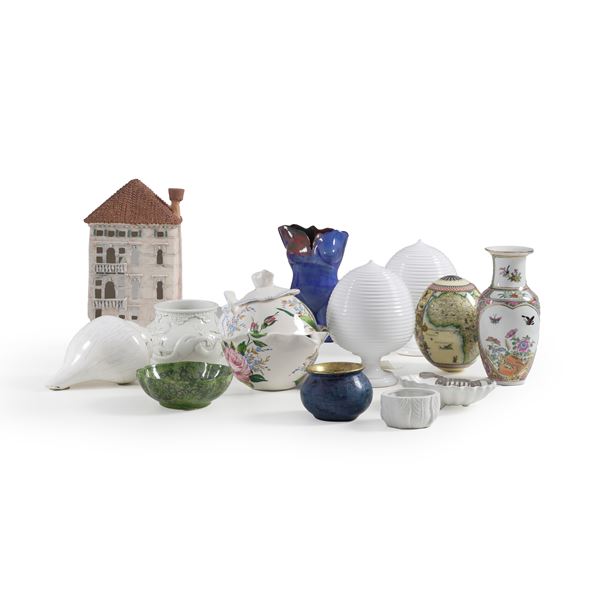 Cinquantaquattro diverse ceramiche, XX secolo.