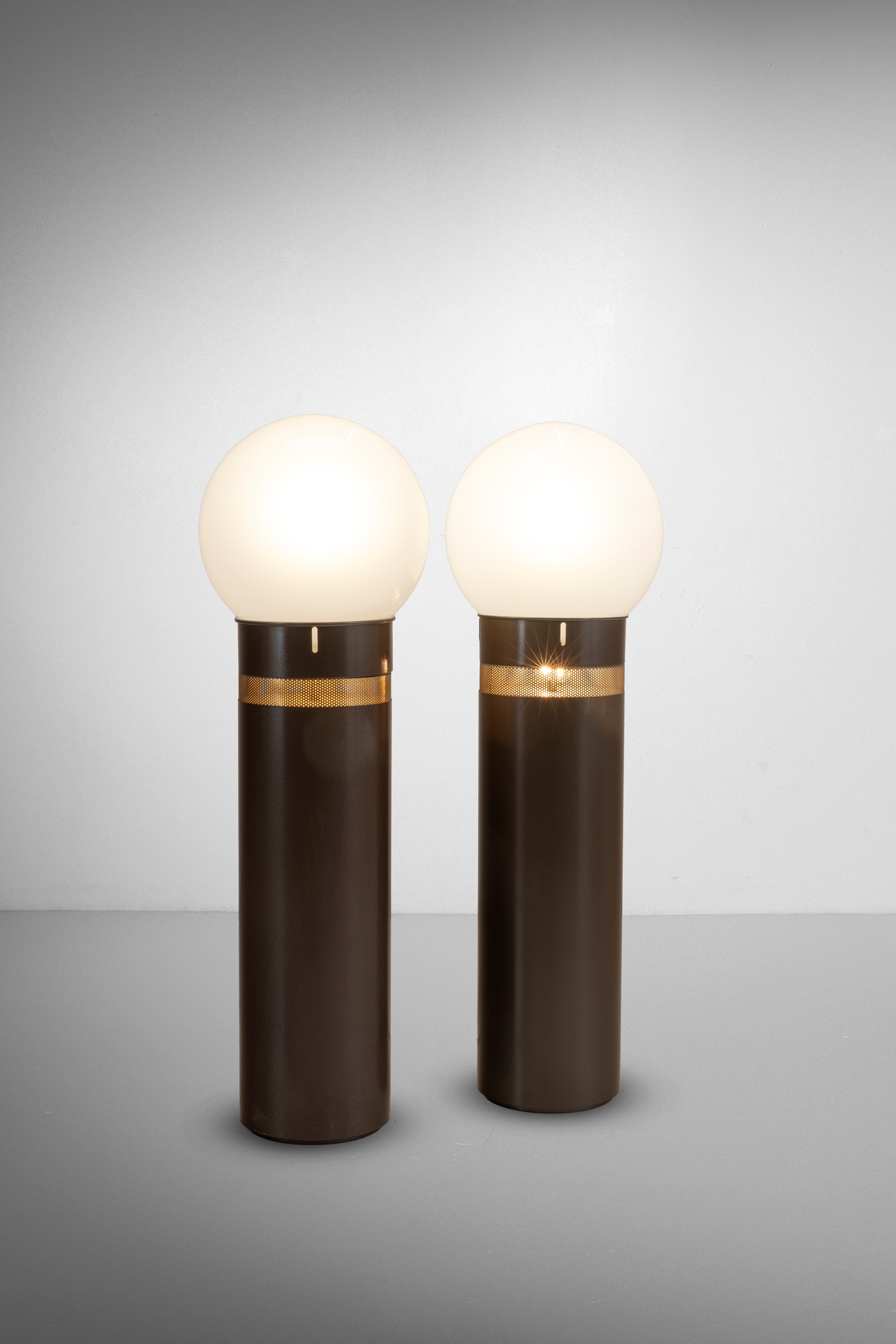 Gae Aulenti - Due Lampade da Terra Mod. Oracolo