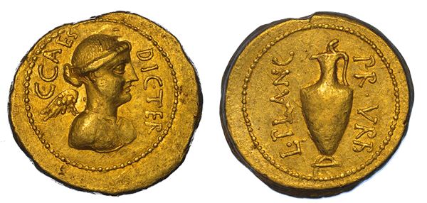 C. GIULIO CESARE. Aureo, 45 a.C. L. Munatio Planco.