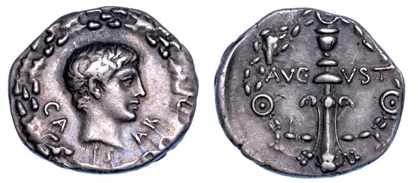 CAIO CESARE (OTTAVIANO AUGUSTO, 27 a.C. - 14 d.C.). Denario, 17 a.C.
