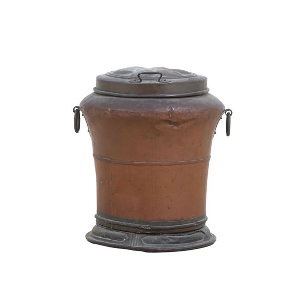 Grande contenitore per il carbone in rame, XVIII secolo