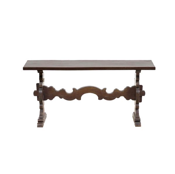 Tavolo basso a fratina in stile seicentesco