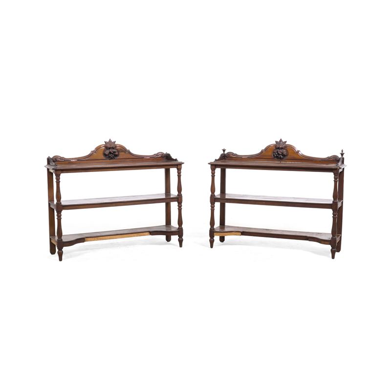 Coppia di étagère a tre ripiani. XIX secolo  - Asta Dimore Italiane TIME - Cambi Casa d'Aste