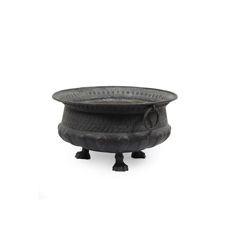 Antico bacile in rame bacellato. XVIII secolo  - Asta Dimore Italiane TIME - Cambi Casa d'Aste