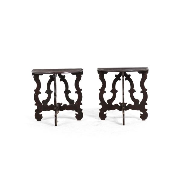 Coppia di mezzi tavoli. XVII-XVIII secolo