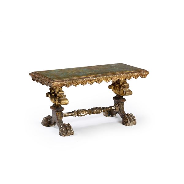 Tavolino da salotto in stile antico