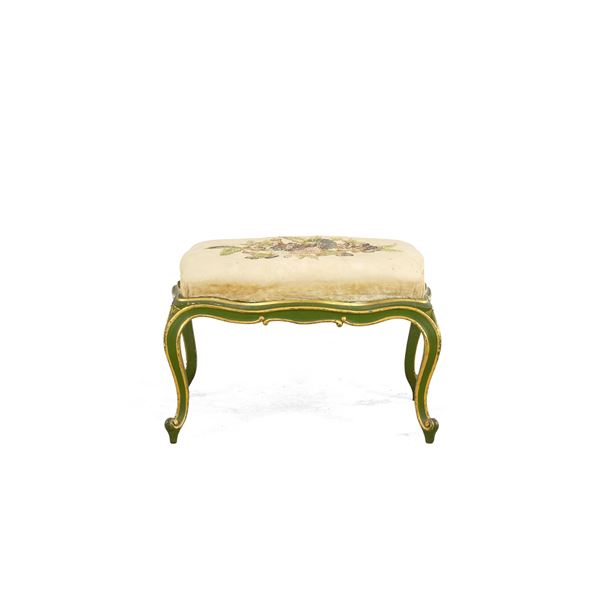 Panchetto in legno dipinto. XIX secolo