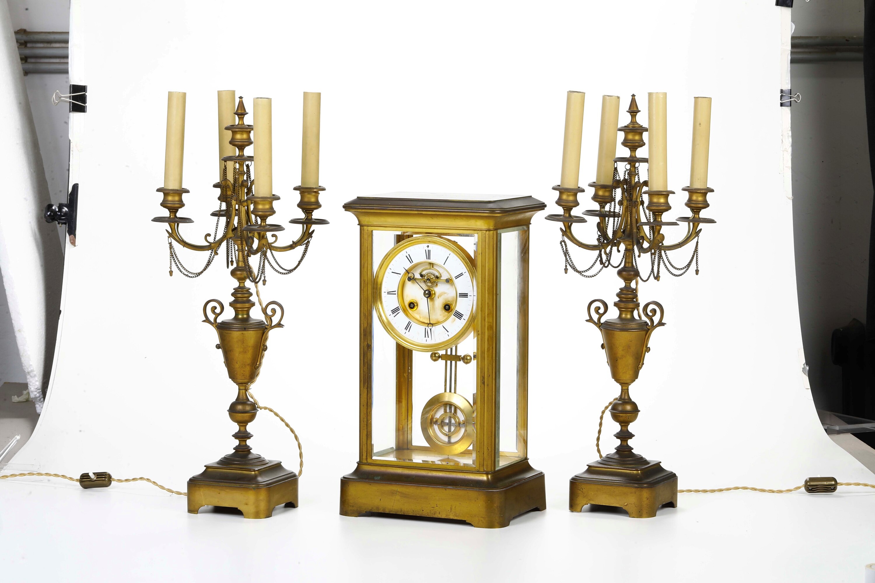 Orologio e Coppia di Candelabri. Francia, Fine XIX Secolo
