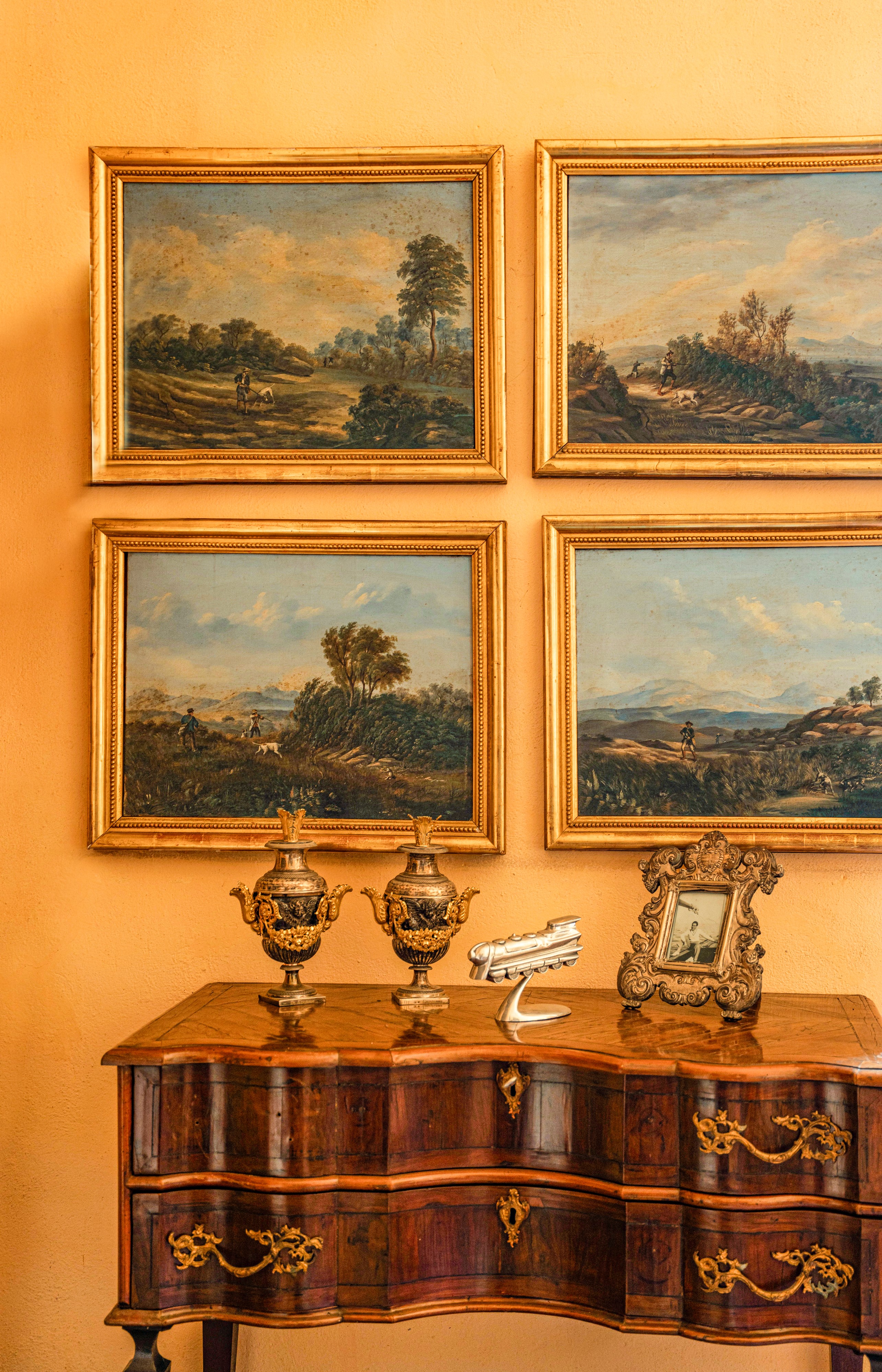 Pittore del XIX secolo, Paesaggi con scene di caccia, quattro dipinti a olio su tela