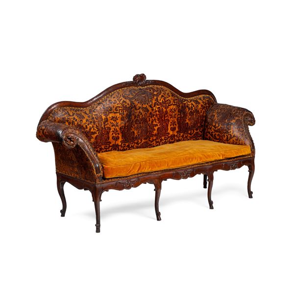 Divano "ad orecchioni". Lombardia, XVIII secolo