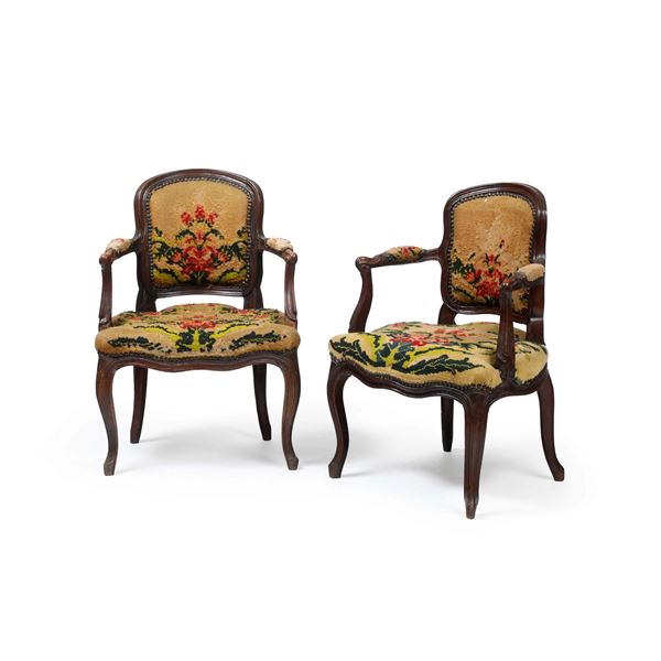 Coppia di poltrone cabriolet Luigi XV. Piemonte, XVIII secolo