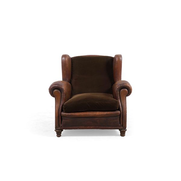 Grande poltrona in pelle. Inizio XX secolo