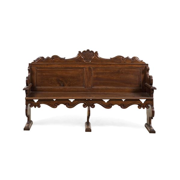 Coppia di panche in noce. Elementi antichi