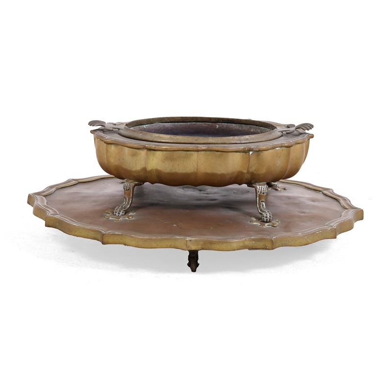 Braciere in ottone su base sagomata. XIX secolo  - Auction Italian Mansions - Cambi Casa d'Aste