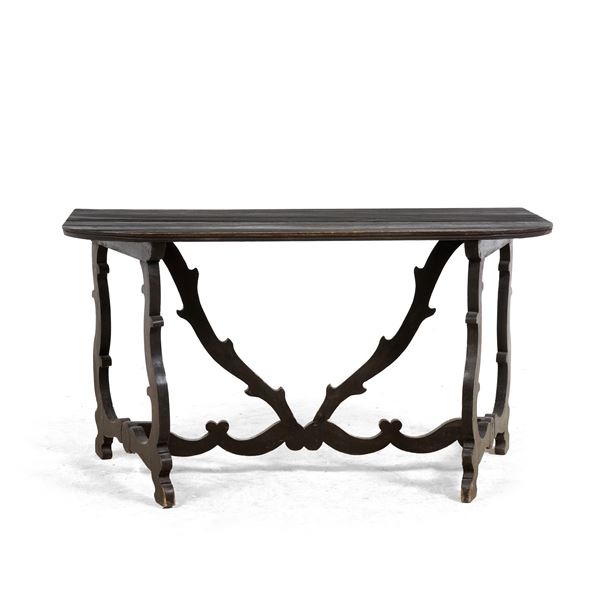 Mezzo tavolo a fratina. XVIII secolo