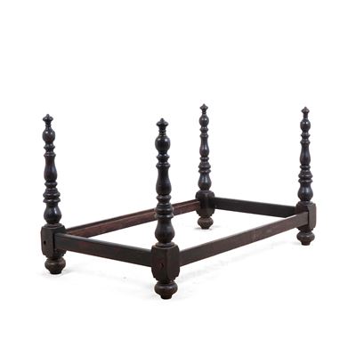 Arredo d’interni, letto a colonne, XVII secolo