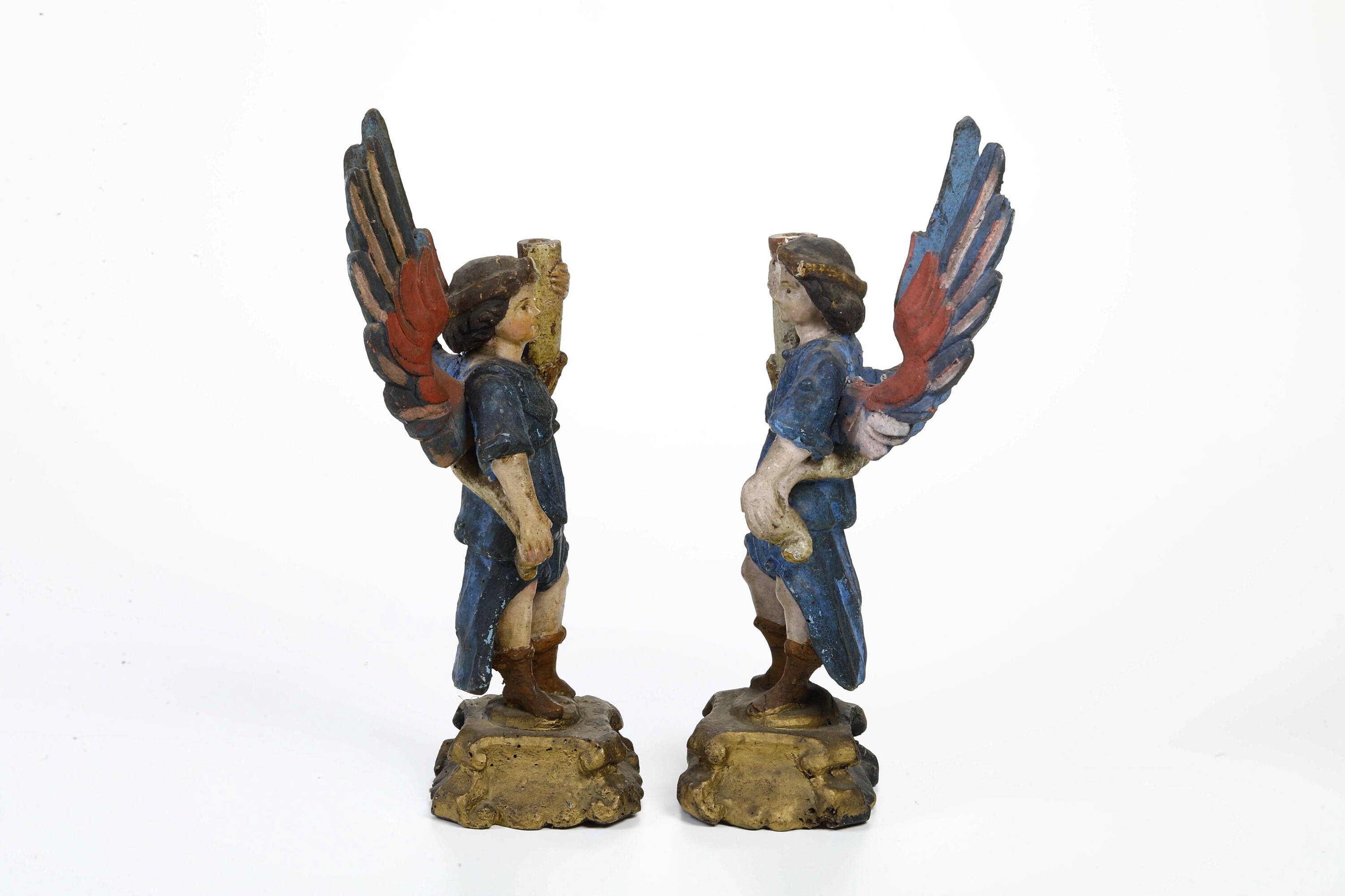 Coppia di Angeli Reggicero in Legno Policromo, XVII Secolo