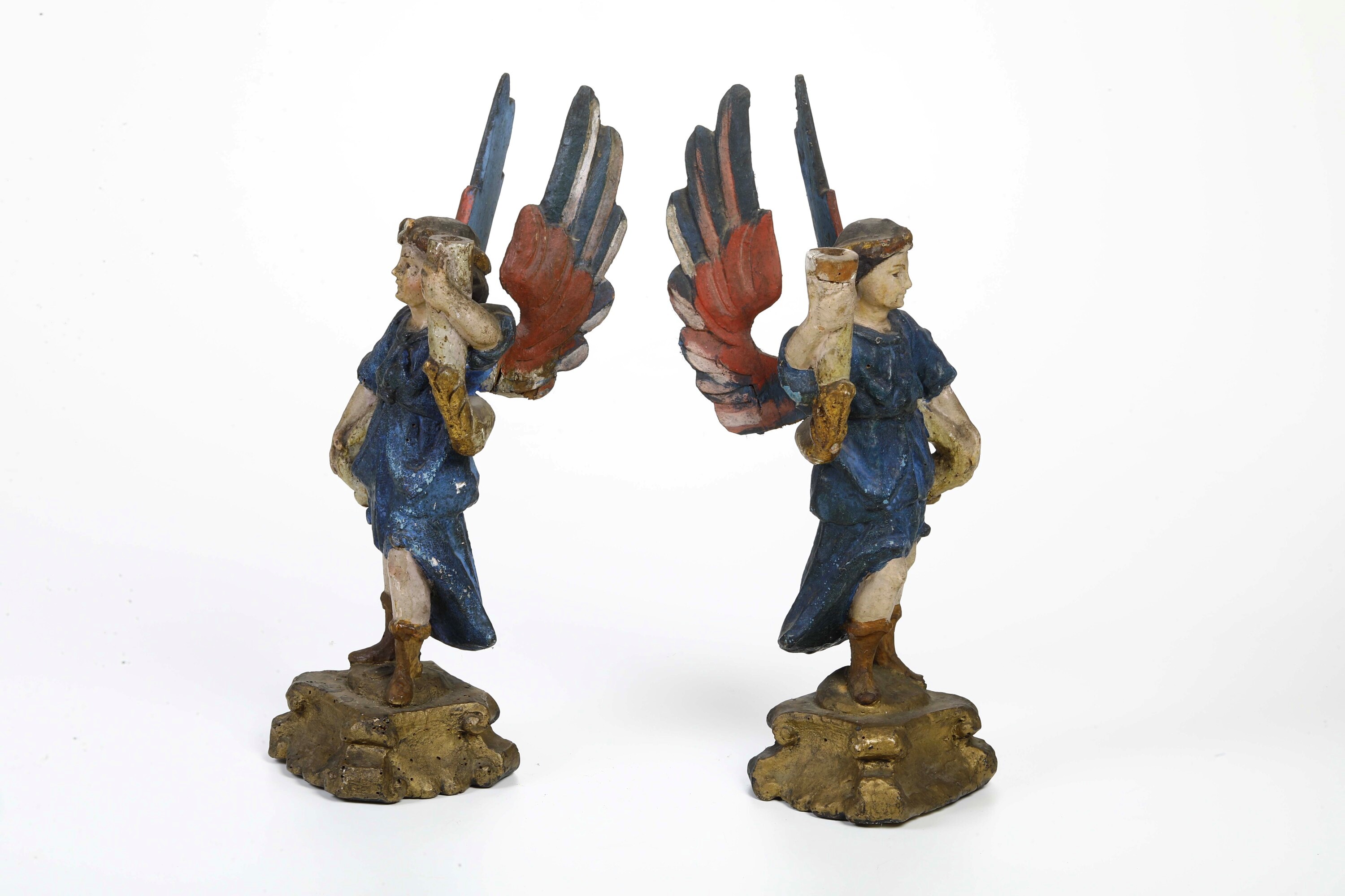 Coppia di Angeli Reggicero in Legno Policromo, XVII Secolo