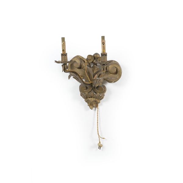 Applique a due fiamme