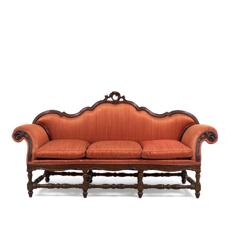 Coppia di divani "ad orecchioni". Lombardia, prima metà XVIII secolo  - Auction Italian Mansions - Cambi Casa d'Aste