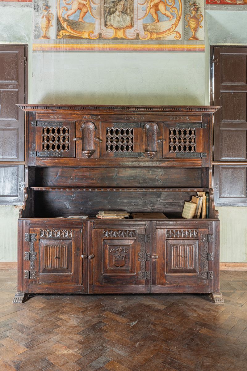 Credenza in legno intagliato. XVIII-XIX secolo  - Auction Italian Mansions - Cambi Casa d'Aste