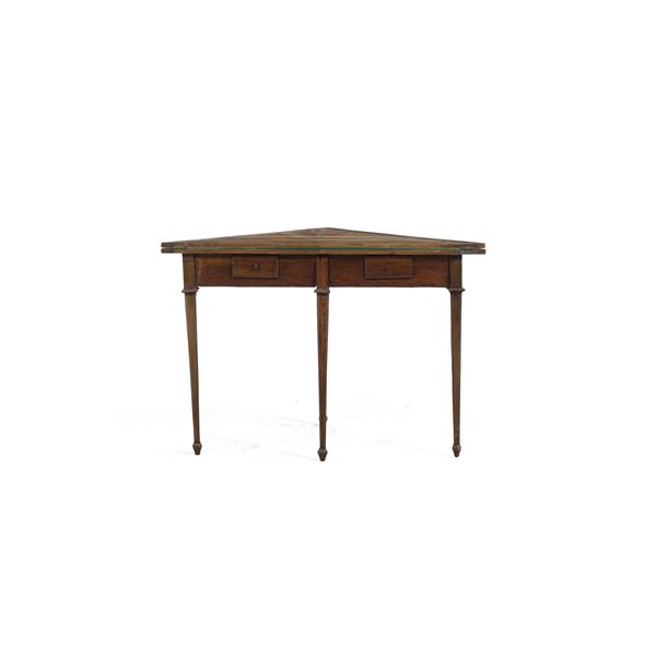 Tavolo da gioco Luigi XVI ad angolo. Genova, fine XVIII secolo