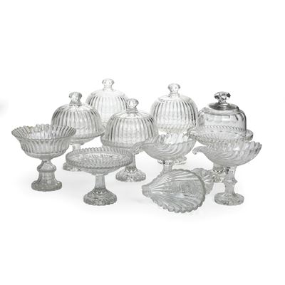 Probabilmente Manifattura Baccarat, Nove alzatine in cristallo (modelli a campana e a conchiglia)...