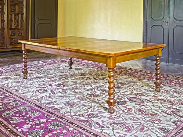 Grande tavolo da pranzo allungabile. XX secolo