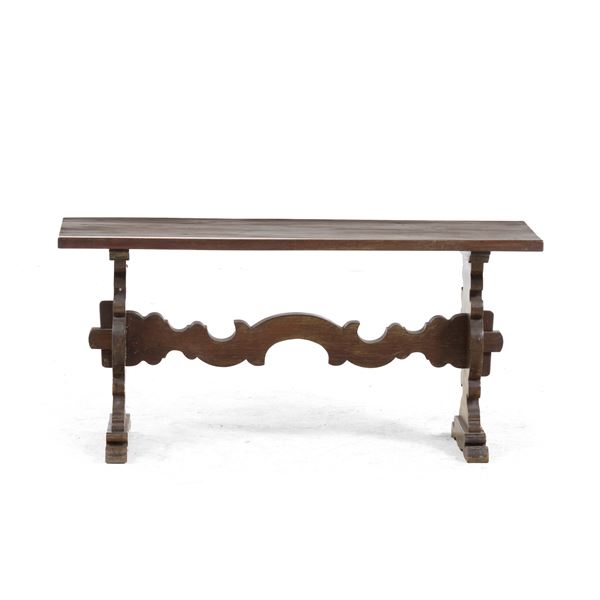 Tavolino da salotto in stile seicentesco