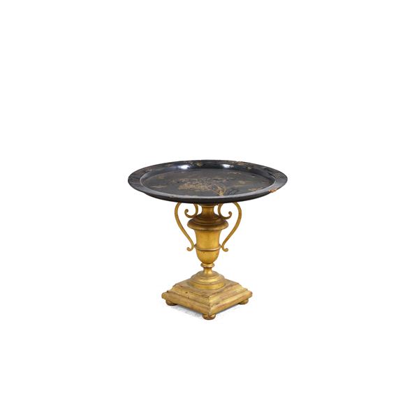 Tavolino con vassoio. XIX secolo