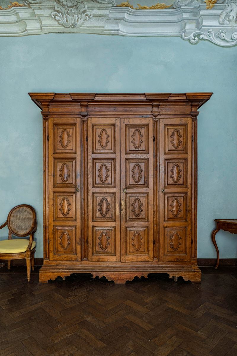 Grande armadio. Piemonte, XVIII secolo  - Asta Dimore Italiane - Cambi Casa d'Aste