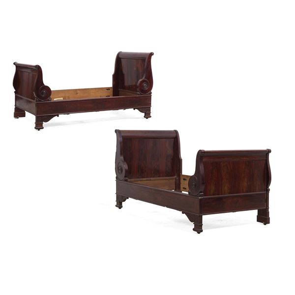 Coppia di letti a barca. Francia, XIX secolo