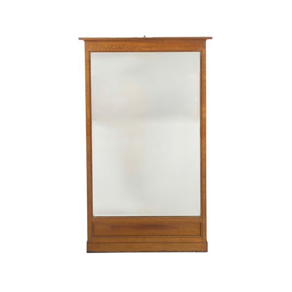 Grande specchiera fondosala in legno. XX secolo