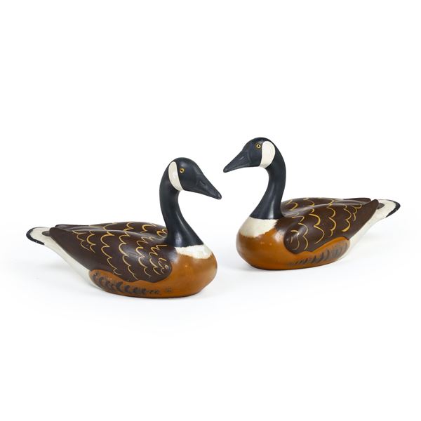 Coppia di anatre canadesi. Parma, Manifattura Ferlaro, XX secolo.