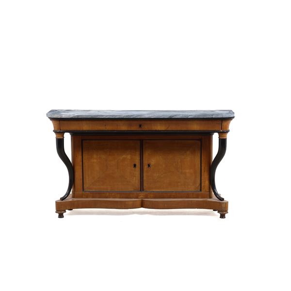 Console Carlo X lastronata. XIX secolo