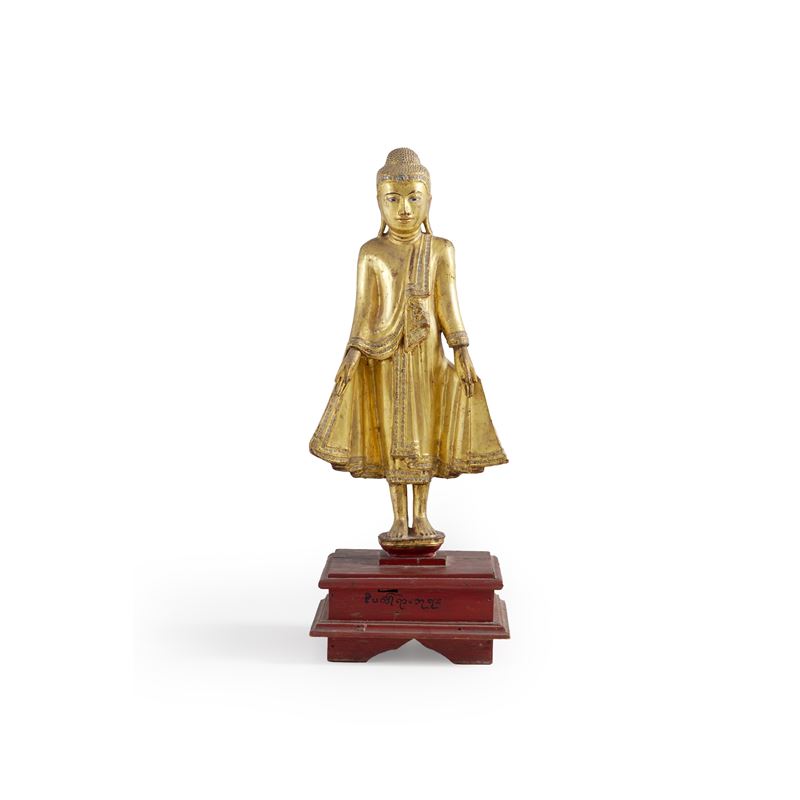 Figura di Buddha stante in legno dorato, Nepal, XX secolo  - Auction Italian Mansions TIME - Cambi Casa d'Aste