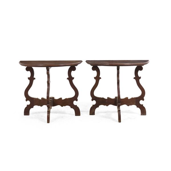 Due mezzi tavolo a fratina in noce