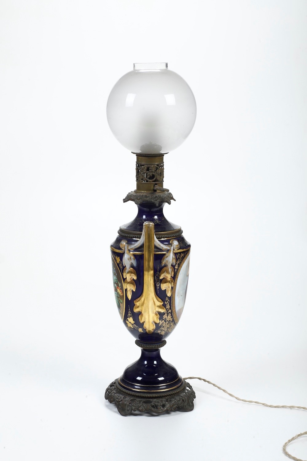 Lampada a Petrolio Elettrificata. Francia (?), Fine del XIX Secolo.