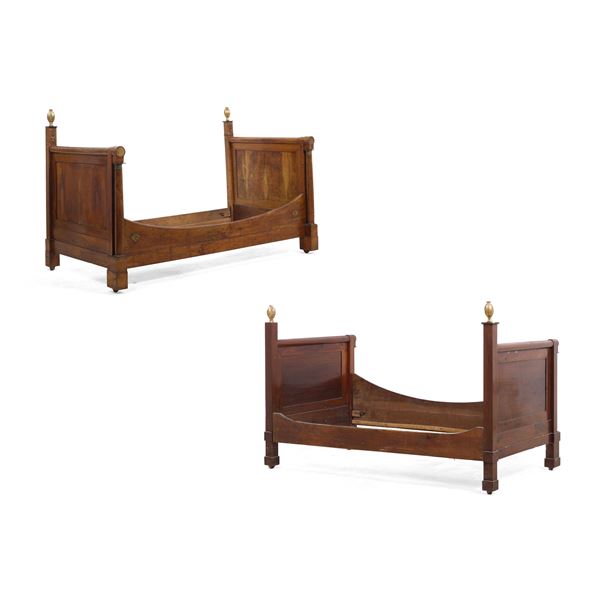 Coppia di letti Impero. Inizi XIX secolo