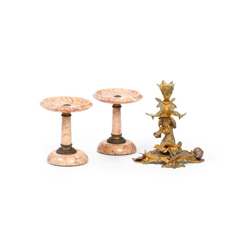 Due alzatine in marmo e un candeliere in bronzo dorato  - Asta Antiquariato - Cambi Casa d'Aste
