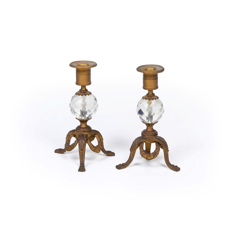Coppia di candelieri in bronzo dorato e cristallo. XIX-XX secolo  - Asta Antiquariato - Cambi Casa d'Aste