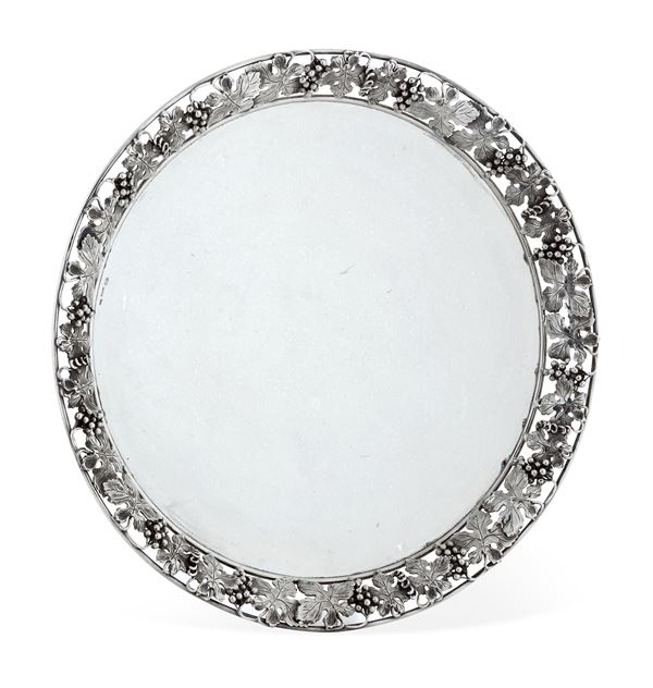 Vassoio tondo. Argenteria milanese del XX secolo, argentiere Dabbene