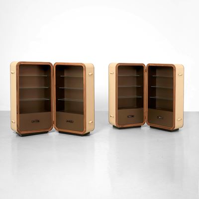 Mobili contenitori luminosi, legno e cristallo, produzione 2000 circa
